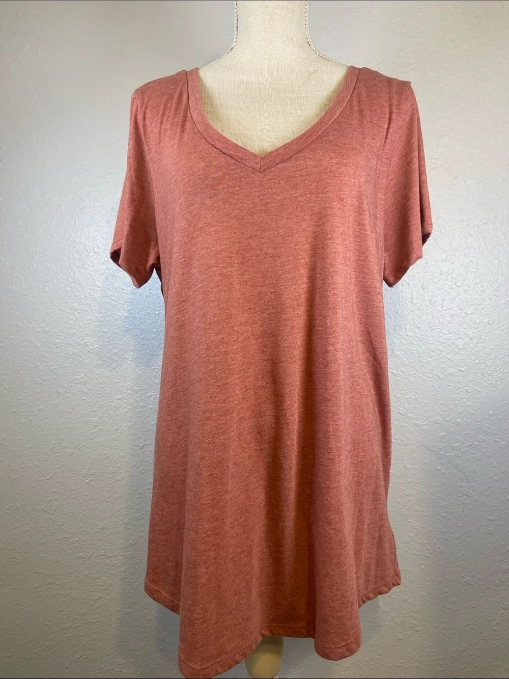 Torrid Orange Red Classic Fit Short Sleeve Lightweight V-Neck Blouse Size 2XL